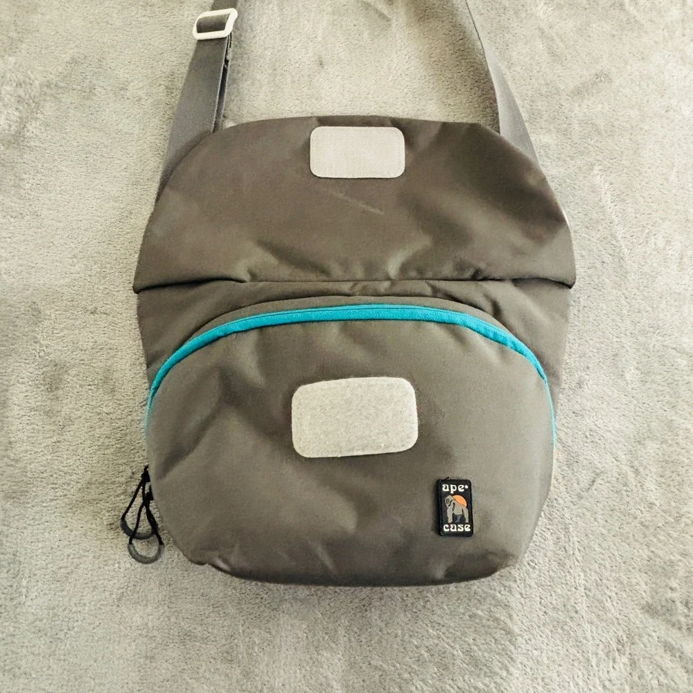 Ape Case AC580 Lifestyle Camera Tablet Shoulder Bag Teal Messenger Adjustable
